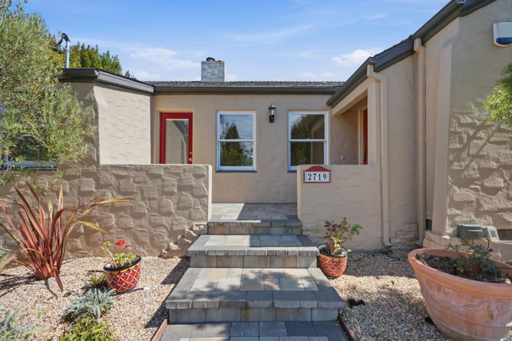 2719 Brewster Avenue