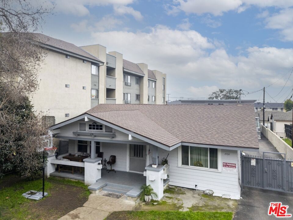 1151 N Columbus Avenue