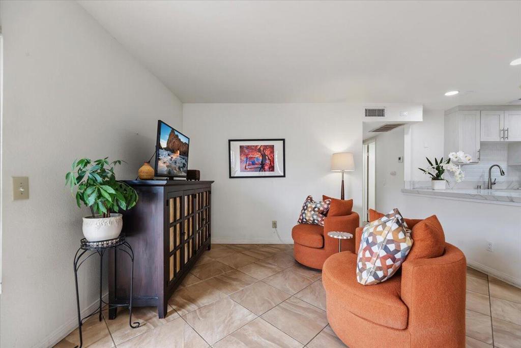 3119 Sunflower Loop N