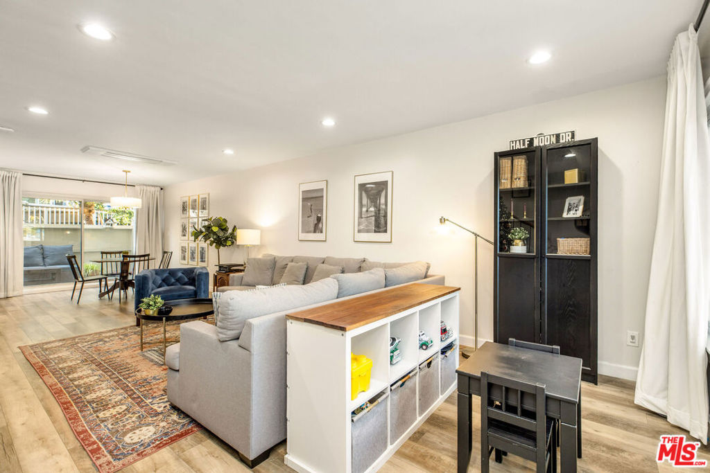 8025 Redlands Street 13