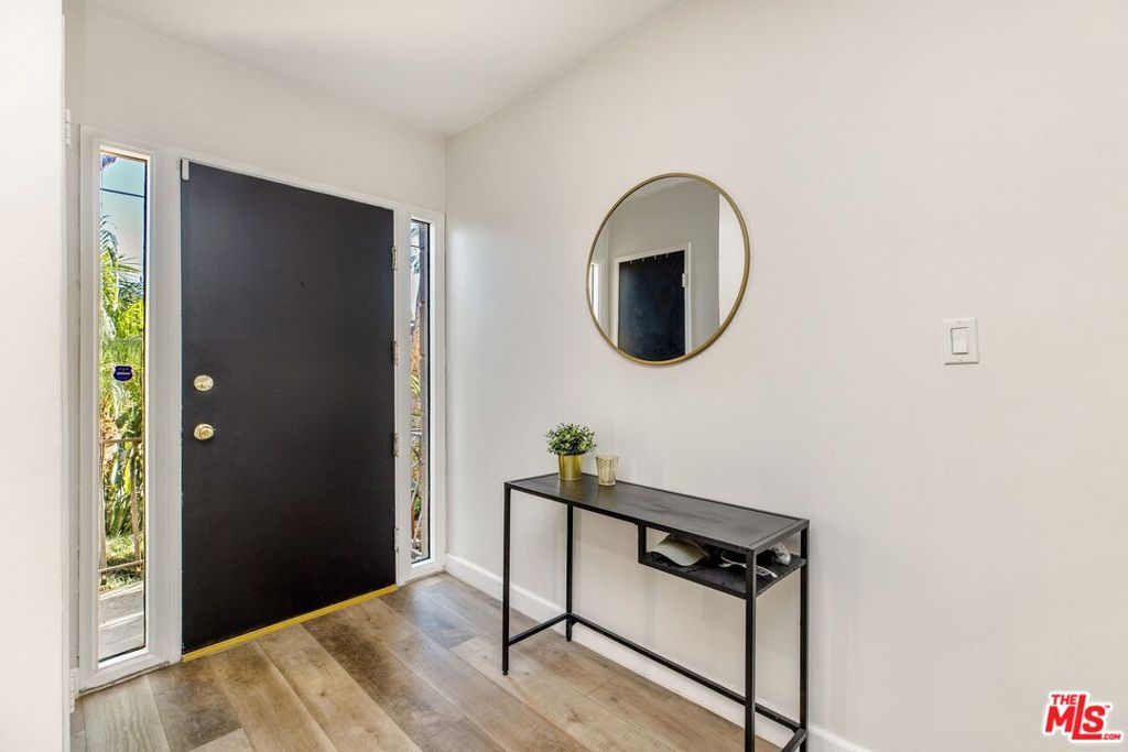 8025 Redlands Street 13