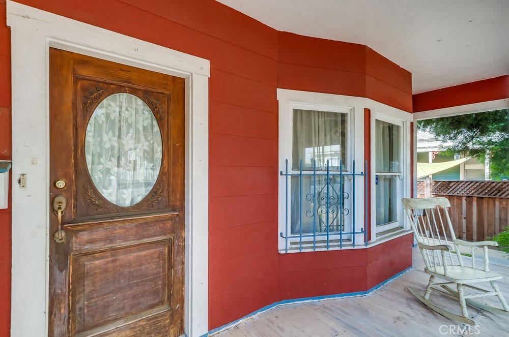 810 N Loma Vista Drive