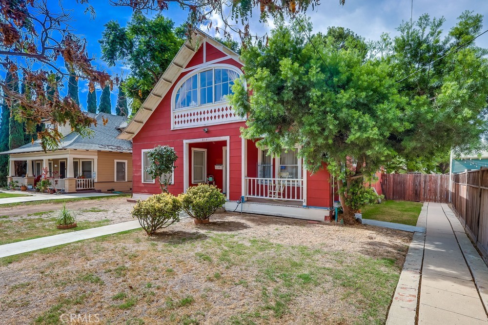 810 N Loma Vista Drive