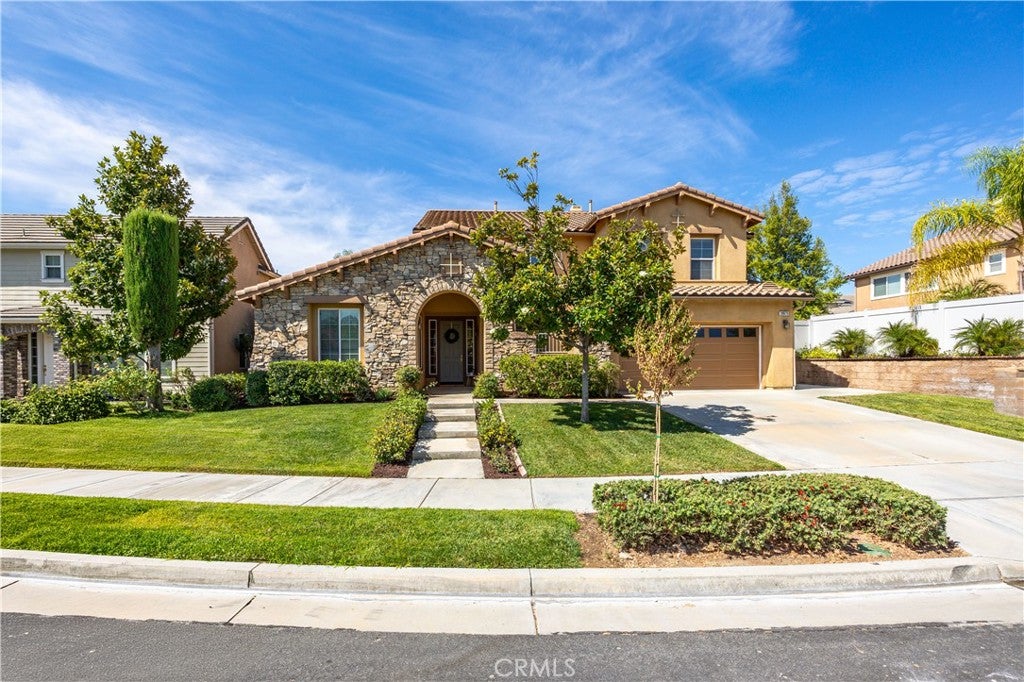 39879 Camden Court