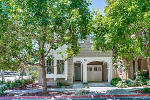 Photo of 201 Pine Way, Mountain View, CA 94041 (MLS # ML82055140)