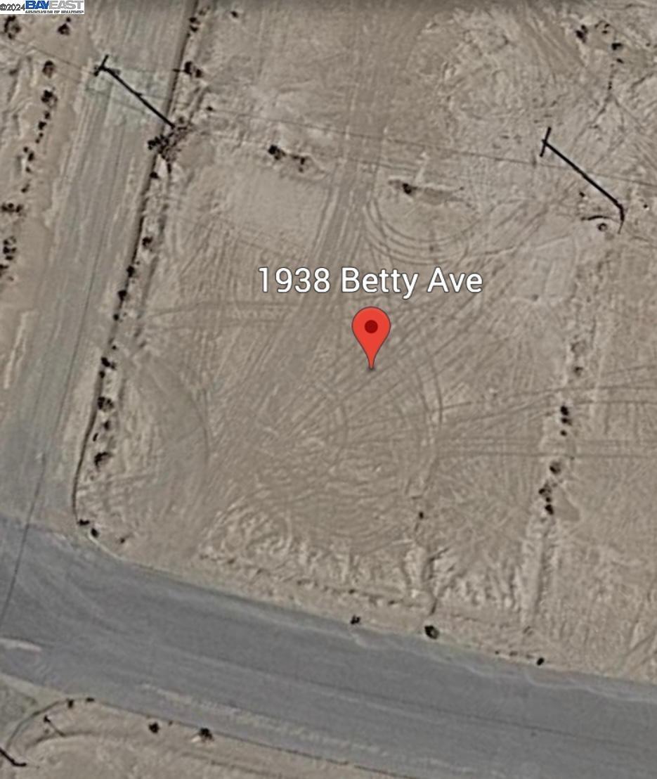 Excellent opportunity awaits at 1938 Betty Ave, Thermal, CA! This spacious lot offers a blank canvas for your dream project, nestled in a desirable location. With its generous dimensions and convenient access, envision the possibilities and seize the chance to create your project home or investment. Don't miss out on this promising piece of real estate!!!