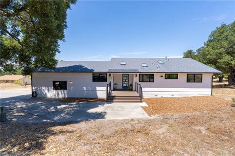 Photo of 3925 Arena RD, Atascadero, CA 93422 (MLS # NS26176769)