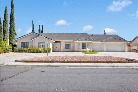 Photo of 12809 Yorkshire Dr Dr, Apple Valley, CA 92308 (MLS # HD25169473)