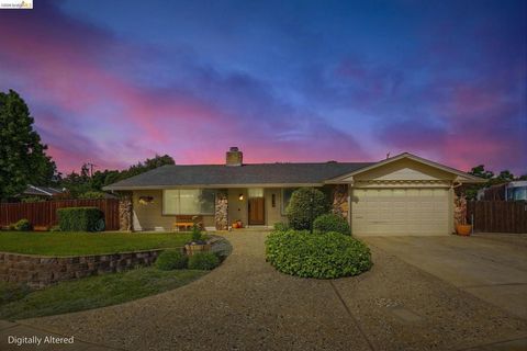 Photo of 2438 Merritt Pl Pl, Livermore, CA 94550 (MLS # 41131214)