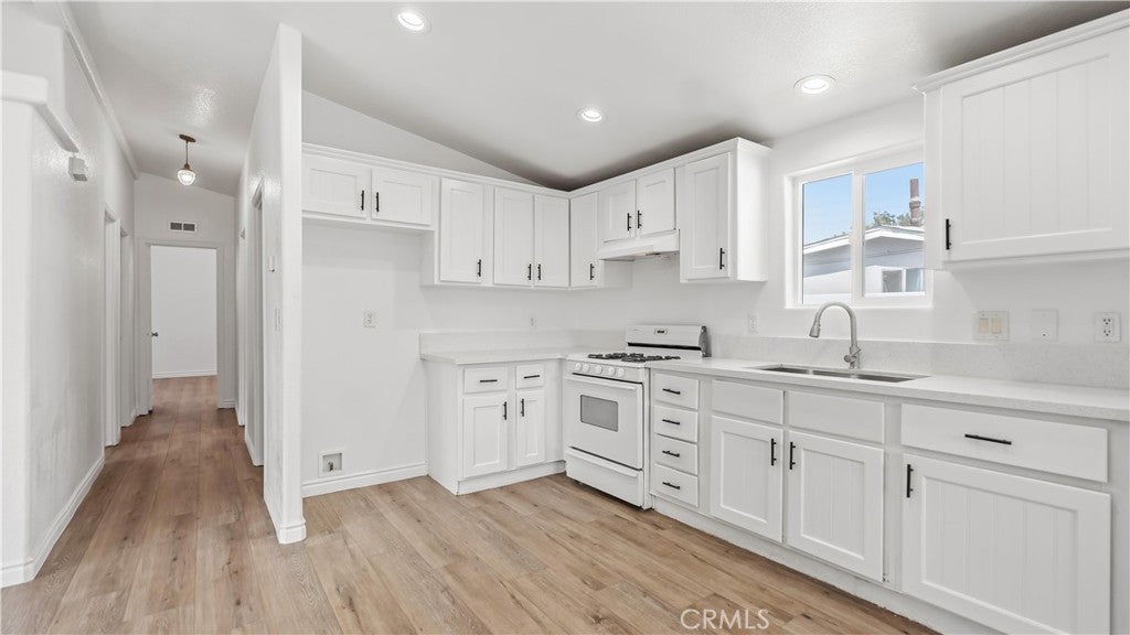164 E Valley