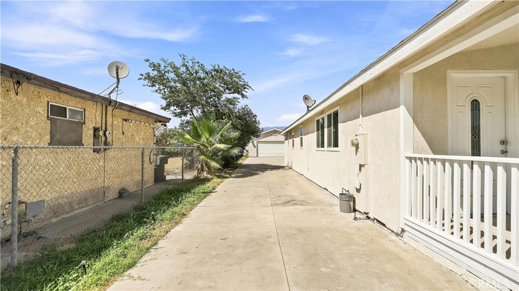 164 E Valley