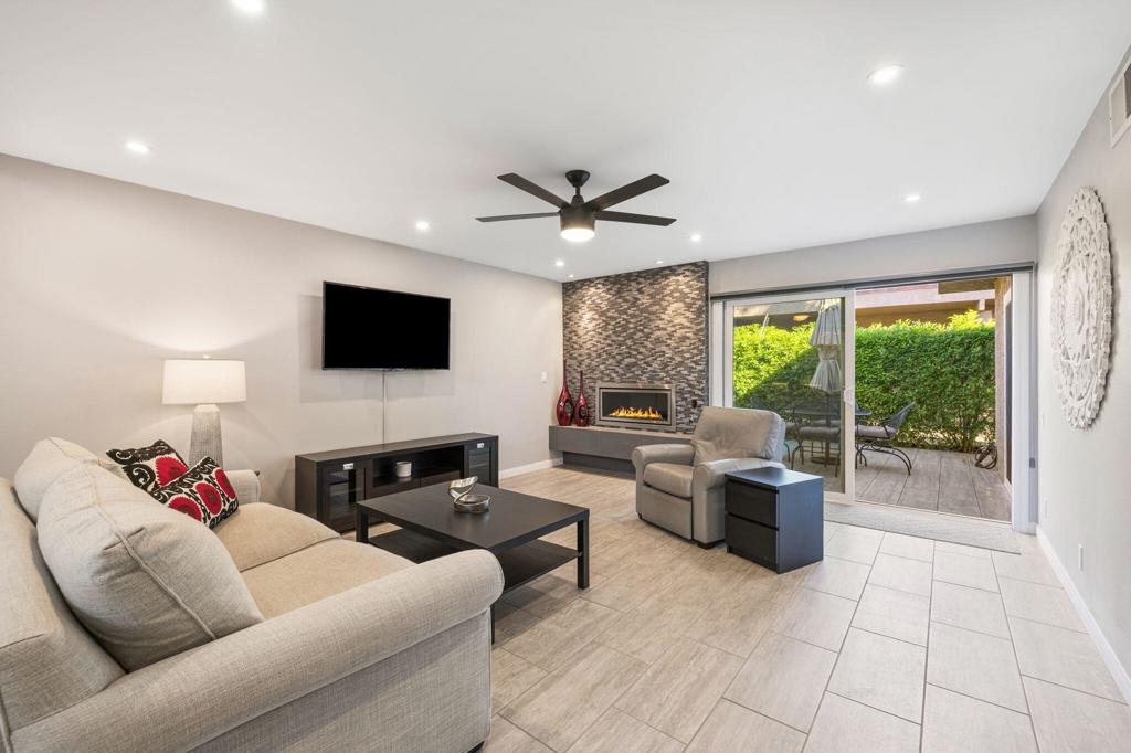 72590 Moonridge Lane