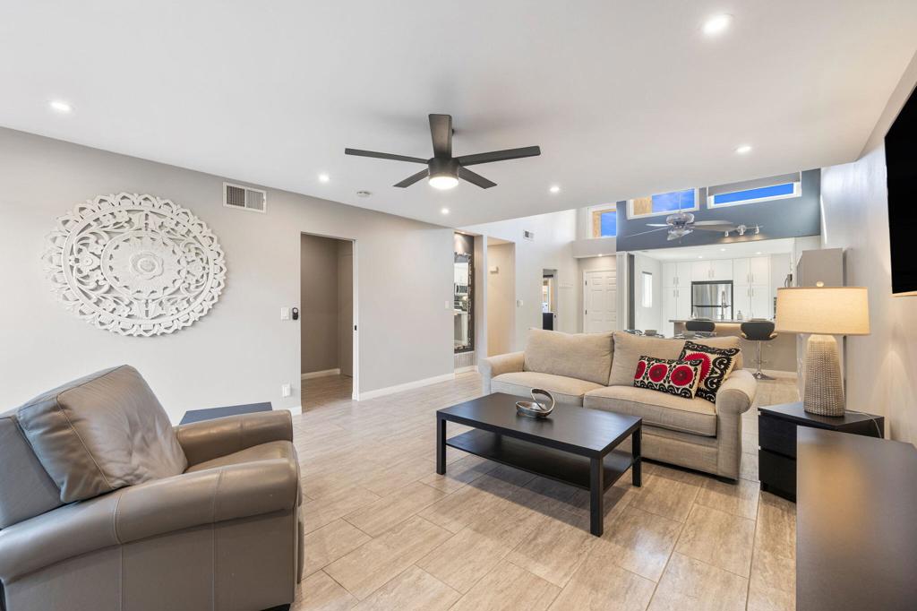 72590 Moonridge Lane