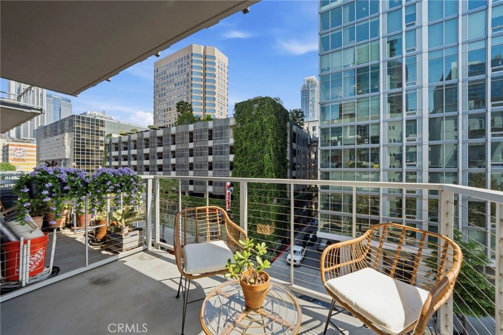 Photo of 645 W 9th St #424 St, Los Angeles, CA 90015 (MLS # OC26076319)