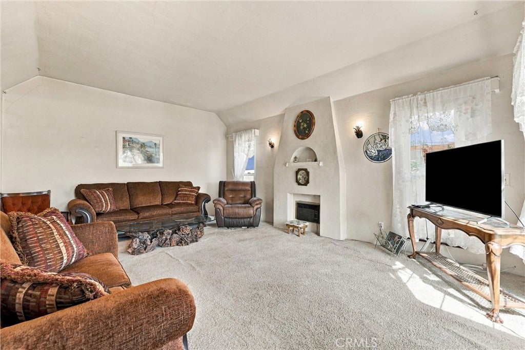 135 E Marshall