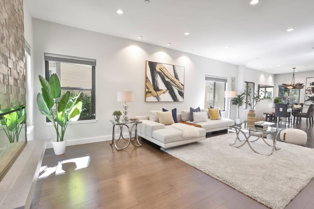 919 La Mesa Terrace E