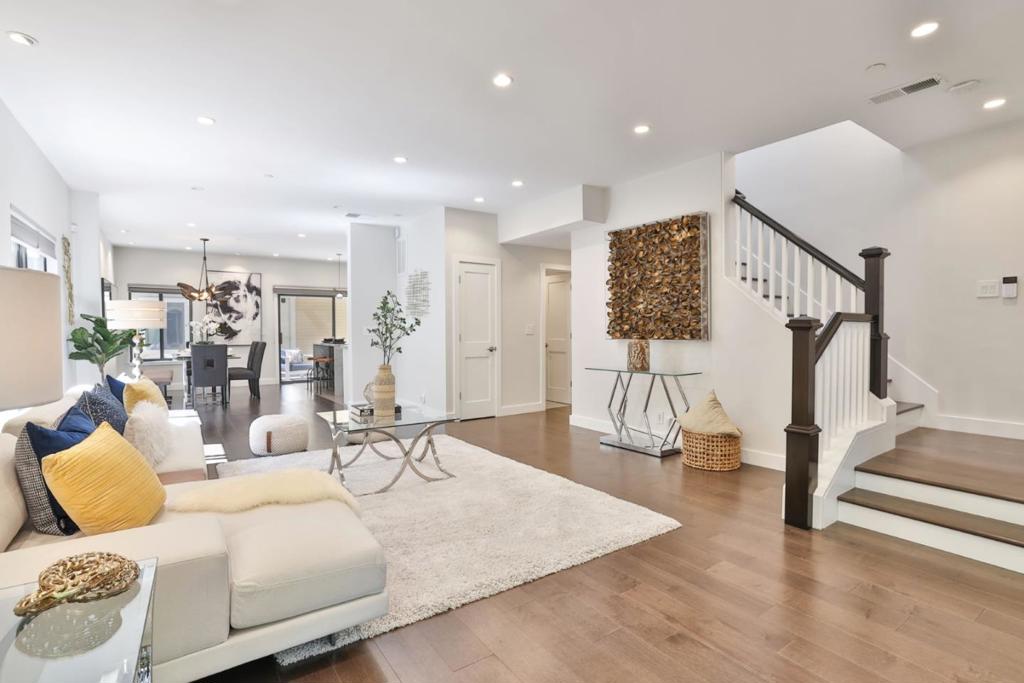 919 La Mesa Terrace E