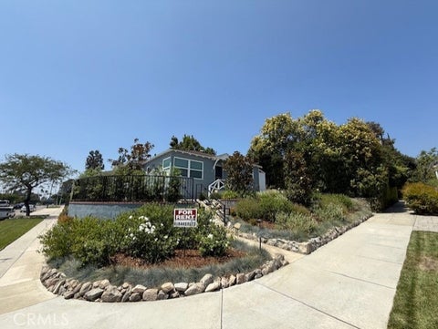 Photo of 1002 N Glenoaks Boulevard, Burbank, CA 91504 (MLS # BB26189689)