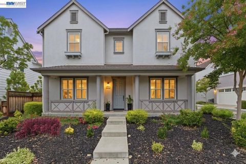 Photo of 4266 Sunset View Dr DR, Dublin, CA 94568 (MLS # 41134364)