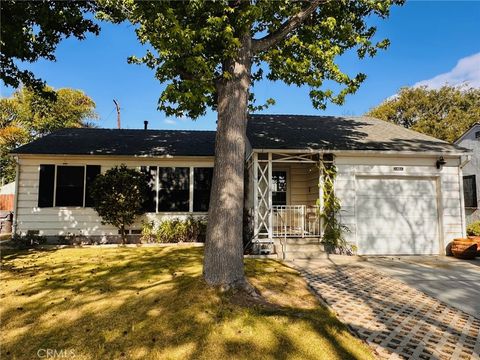 Photo of 1817 Lave Avenue, Long Beach, CA 90815 (MLS # PW26092452)
