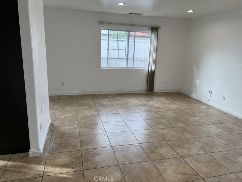 5112 N Sunflower