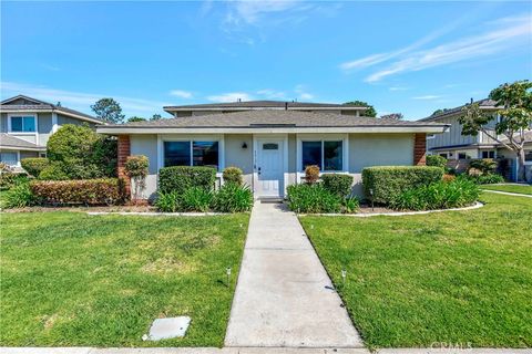 Photo of 4612 Via Vista Circle #5, Huntington Beach, CA 92649 (MLS # OC25281604)