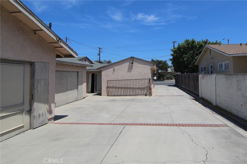 202 S Newhope