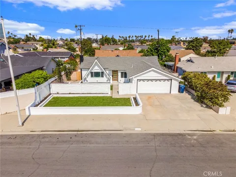 8171 Holland Drive, Huntington Beach, CA 92647 - MLS#: CV25227870