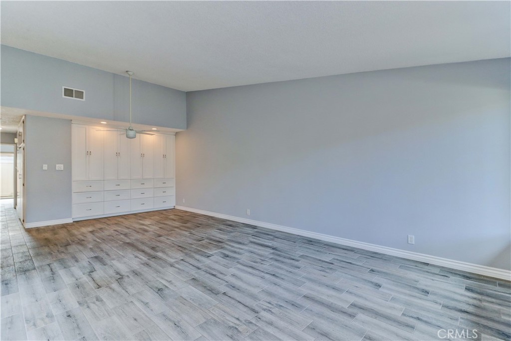 Huntington Landmark Townhomes (HLAN) - Residential