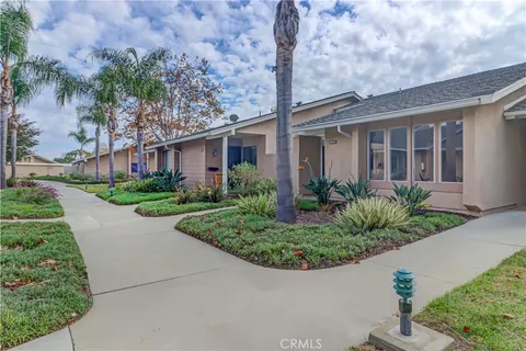 8566 Sierra Cir Unit 911-C, Huntington Beach, CA 92646 - MLS#: OC25260192