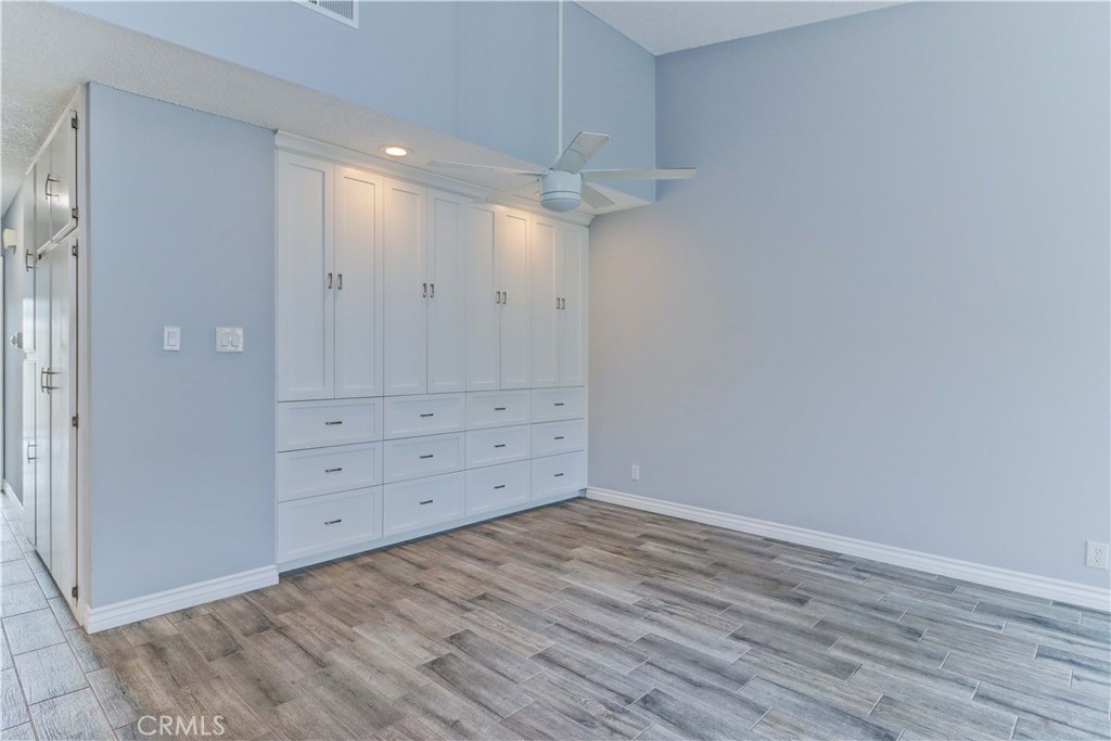 Huntington Landmark Townhomes (HLAN) - Residential