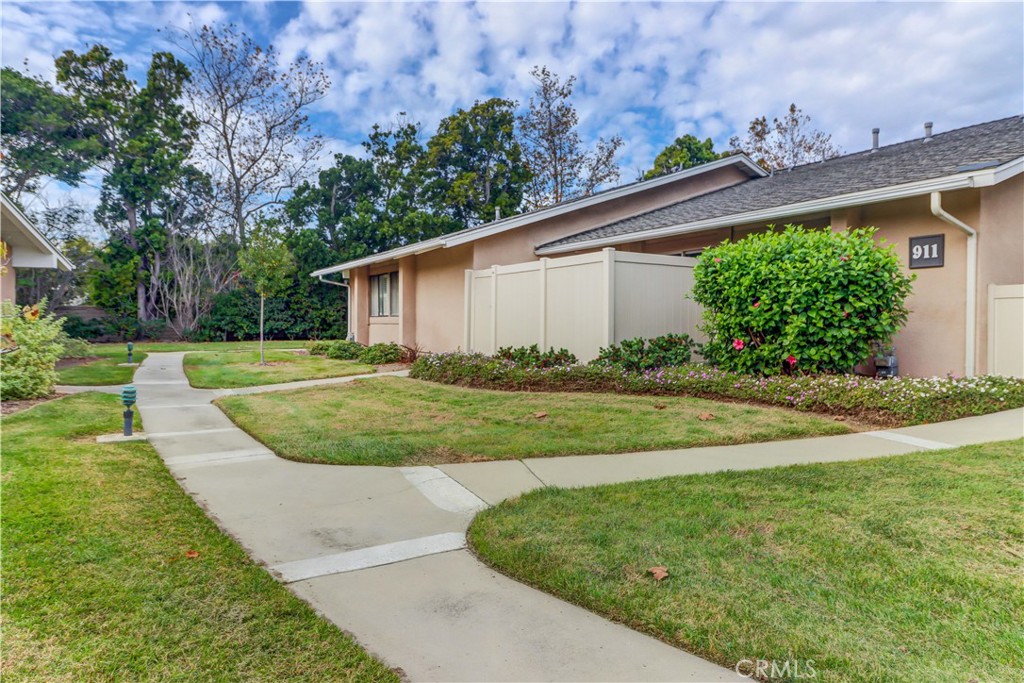 Huntington Landmark Townhomes (HLAN) - Residential