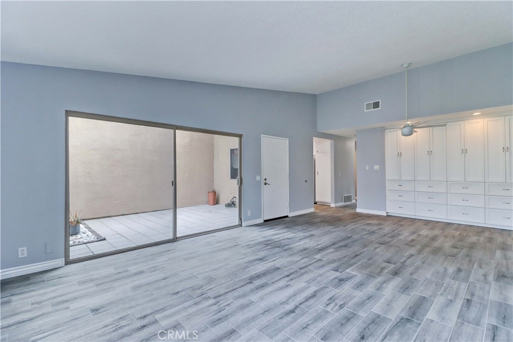 Huntington Landmark Townhomes (HLAN) - Residential