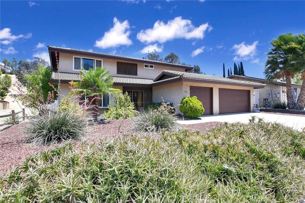 3949 Corral Canyon