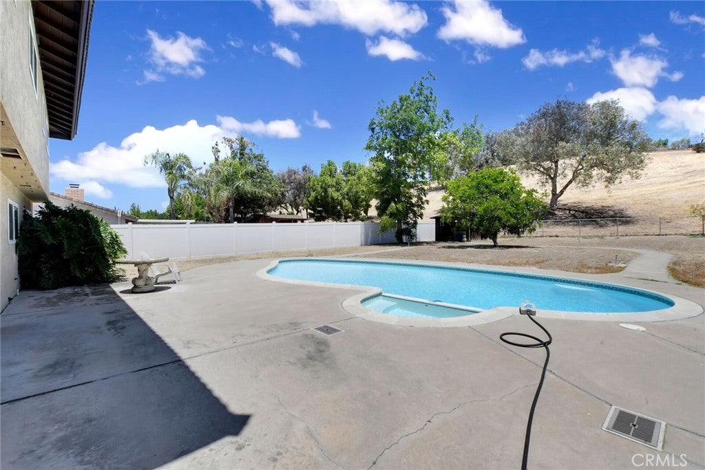 3949 Corral Canyon