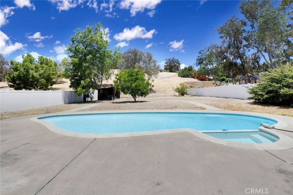 3949 Corral Canyon
