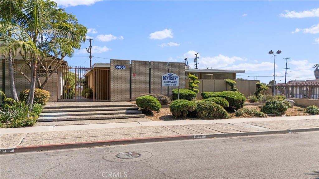 2404 W El Segundo Boulevard