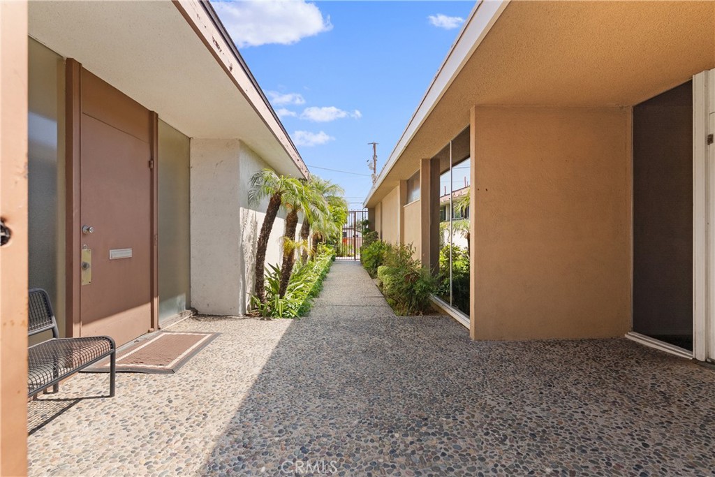 2404 W El Segundo Boulevard