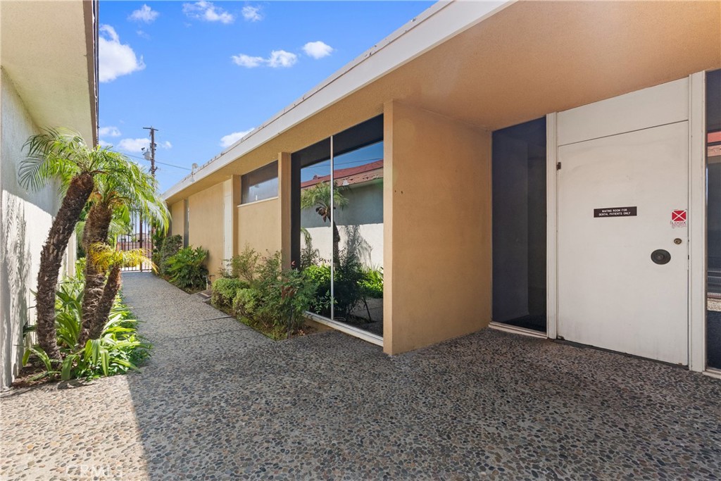 2404 W El Segundo Boulevard
