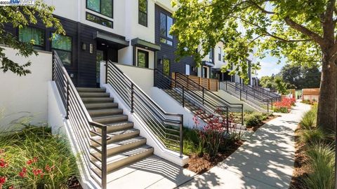 Photo of 982 Harcot Court Ct, San Jose, CA 95133 (MLS # 41107189)