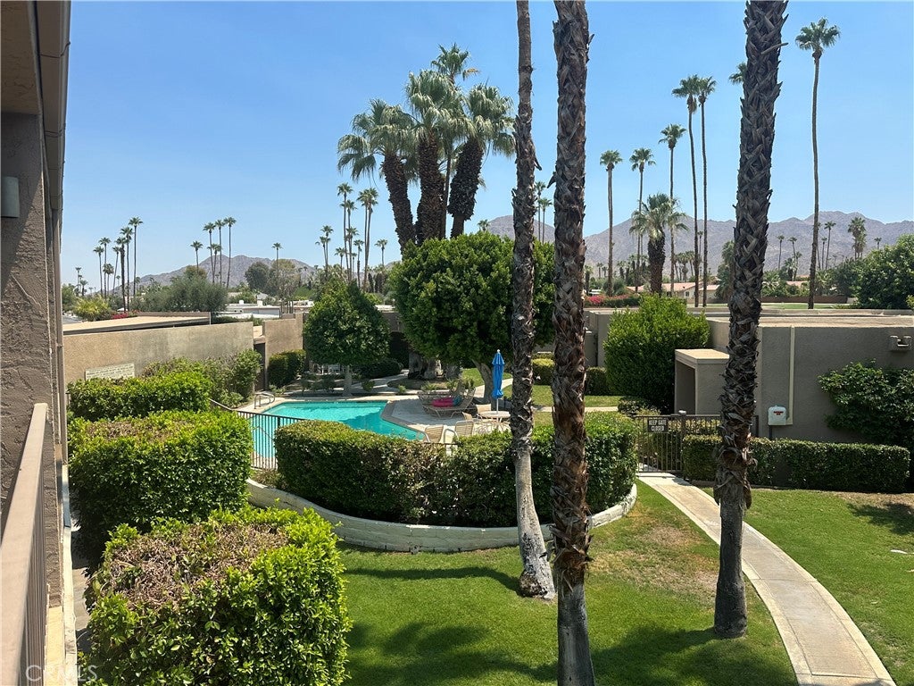 73850 203 Fairway Drive 203