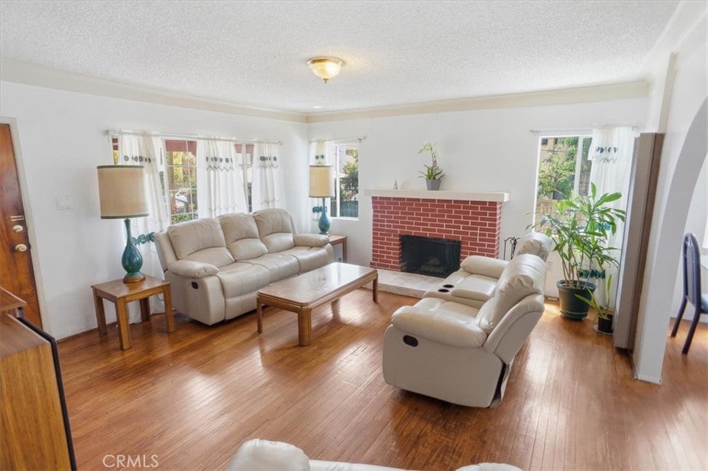 1257 1/2 N New Hampshire