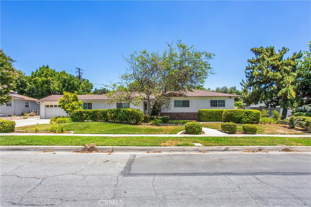 3893 Parkside Drive