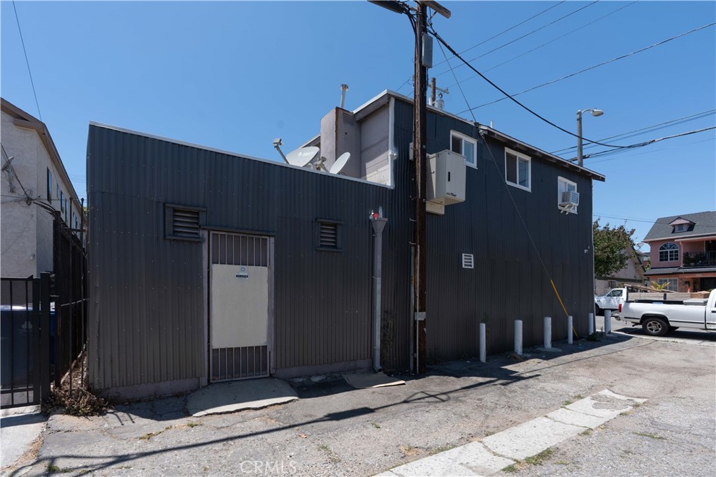 285 w 9th street