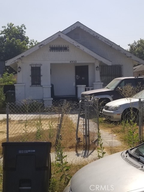 Investor/Developer dream. Fixer property in prime Los Angeles area. Minutes away from USC, BMO stadium, Expo Park, Leimert Plaza, Western Ave Tech Magnet, freeways in rapidly growing neighborhood. Popular restaurants. Located 15 minutes to downtown. Great investment to purchase before Olympics.