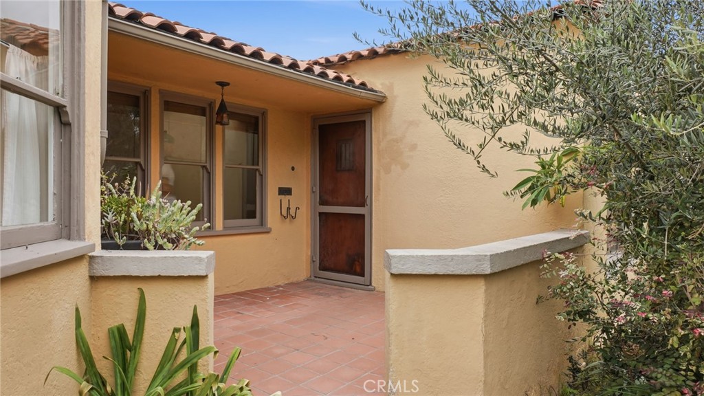 3625 Cerritos Ave