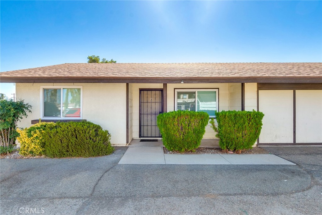 Fully Remodeled Duplex! Ideal Investment or Multi Generational Living!
Welcome to 16077 Juniper St a beautifully remodeled duplex offering two spacious 2 bedroom, 1 bath units. Each unit has been thoughtfully updated throughout, featuring modern finishes, stylish kitchens, and central air conditioning. Whether you're an investor seeking solid rental income or a buyer looking to live in one unit and rent the other, this property offers flexibility and great potential. This is a great rental investment, making it a smart income generating opportunity. Conveniently located near City Hall, shopping centers, and with easy access to the 15 Freeway. Don’t miss this turnkey property in a prime location!