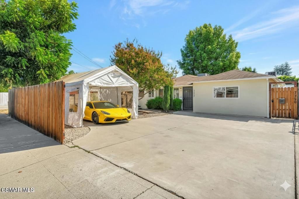 Photo of 7322 Lindley Avenue, Reseda, CA 91335 (MLS # 225005337)
