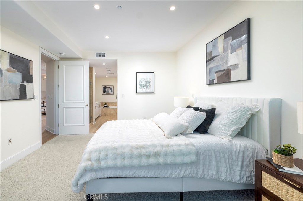 3000 The Plaza (3PLZ) - Residential