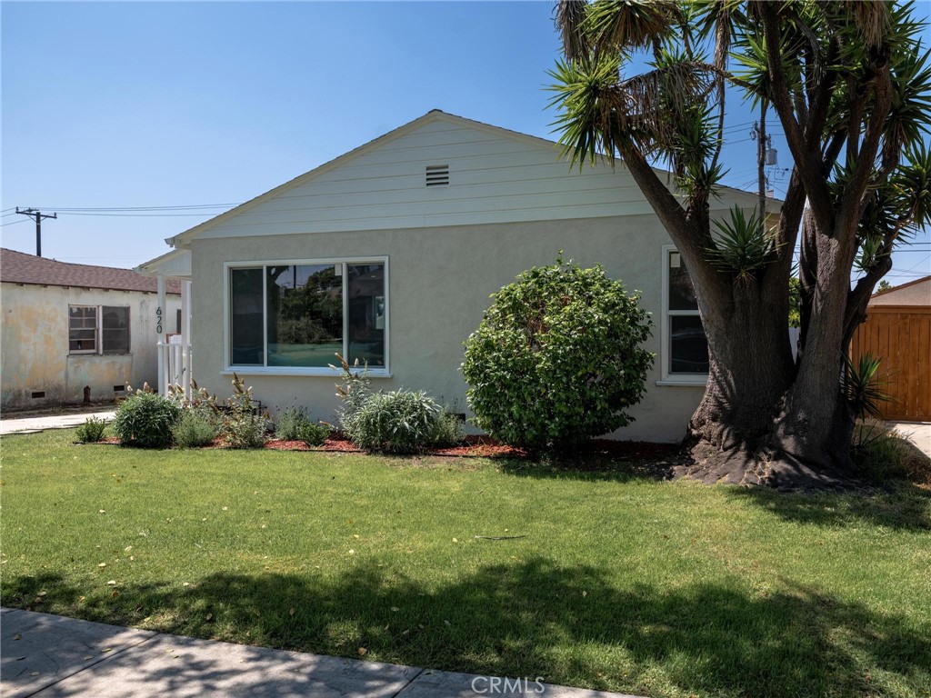 620 W Ellis Avenue